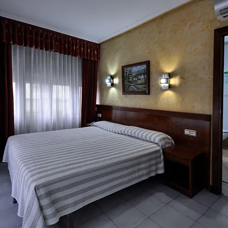Aragon Hotel *