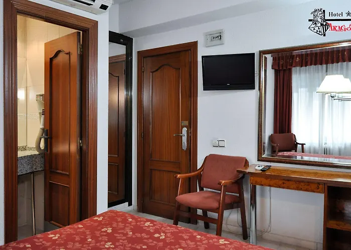Aragon Hotel *